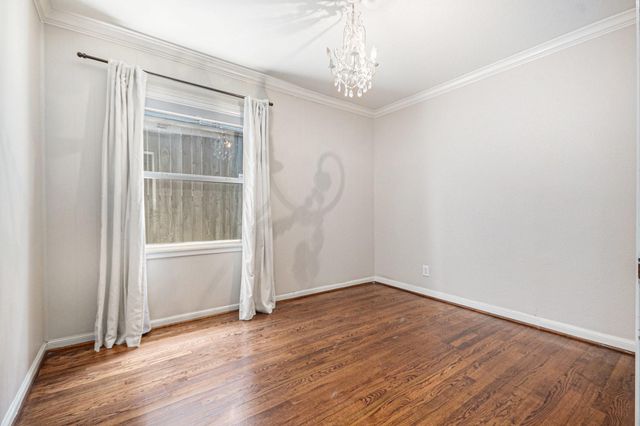 4907 Chestnut Street, Bellaire, TX 77401