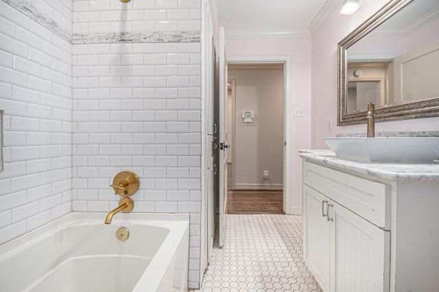 4907 Chestnut Street, Bellaire, TX 77401
