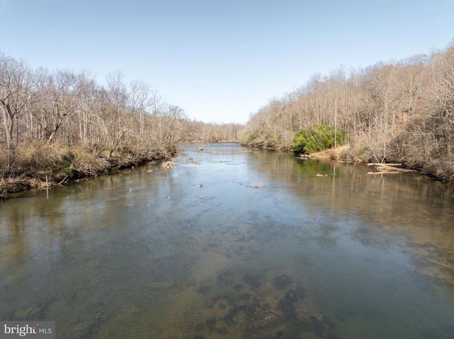 4 DILLARD RD, Fredericksburg, VA 22407