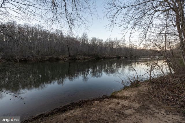 4 DILLARD RD, Fredericksburg, VA 22407