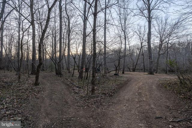 4 DILLARD RD, Fredericksburg, VA 22407