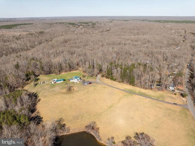 4 DILLARD RD, Fredericksburg, VA 22407