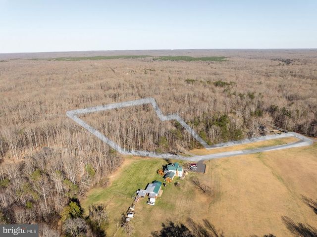 4 DILLARD RD, Fredericksburg, VA 22407