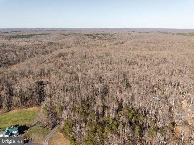 4 DILLARD RD, Fredericksburg, VA 22407