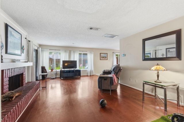 11426 Hambleton Way, Houston, TX 77065