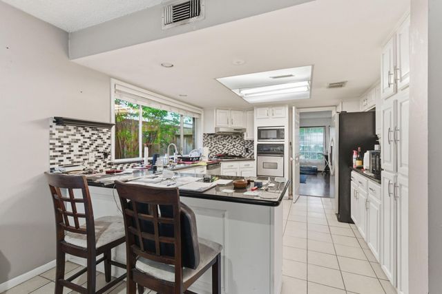 11426 Hambleton Way, Houston, TX 77065