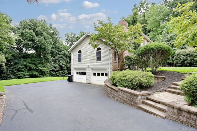 6 Nicole Way, Spring Valley, NY 10977