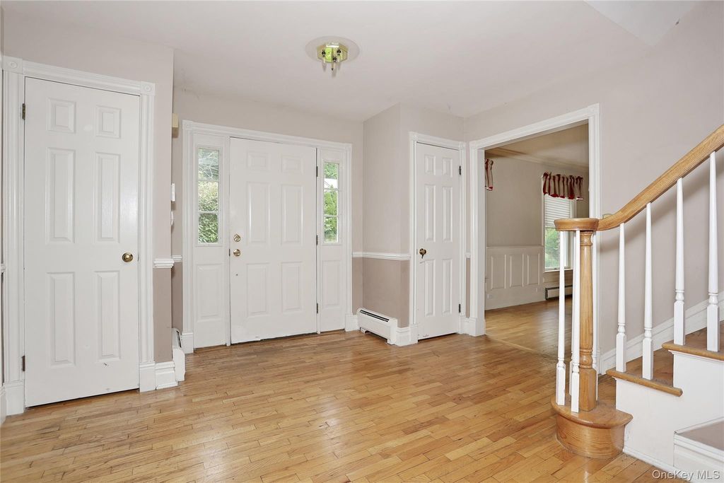 6 Nicole Way, Spring Valley, NY 10977 — photo 4