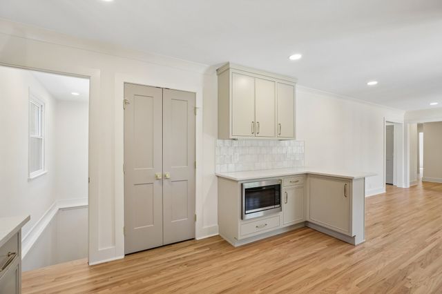 5157 Regent Dr, Nashville, TN 37220