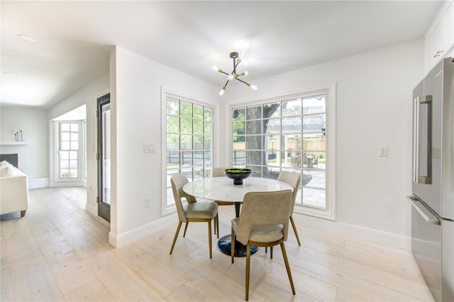 926 Old Lake Road, Houston, TX 77057