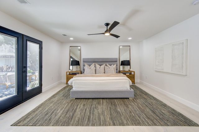 926 Old Lake Road, Houston, TX 77057