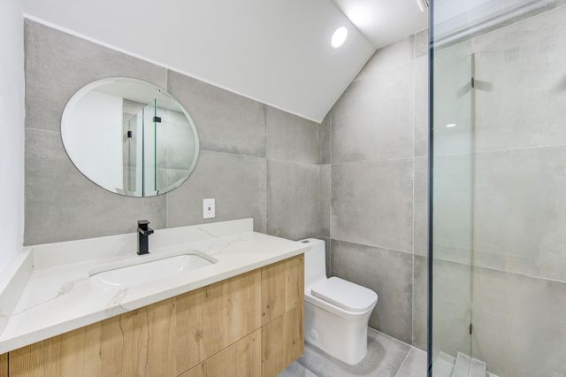 926 Old Lake Road, Houston, TX 77057