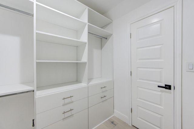 926 Old Lake Road, Houston, TX 77057