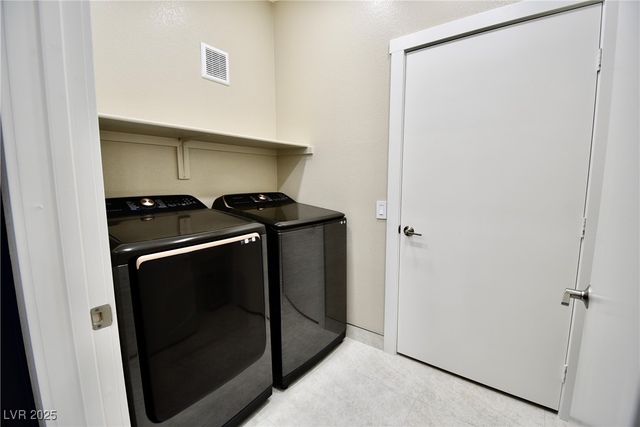 8725 West Flamingo Road 118, Las Vegas, NV 89147