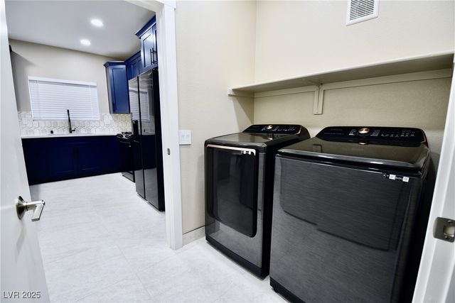 8725 West Flamingo Road 118, Las Vegas, NV 89147