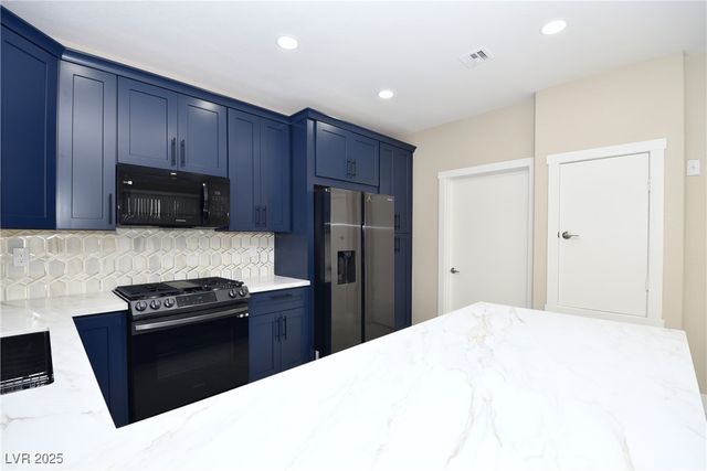 8725 West Flamingo Road 118, Las Vegas, NV 89147