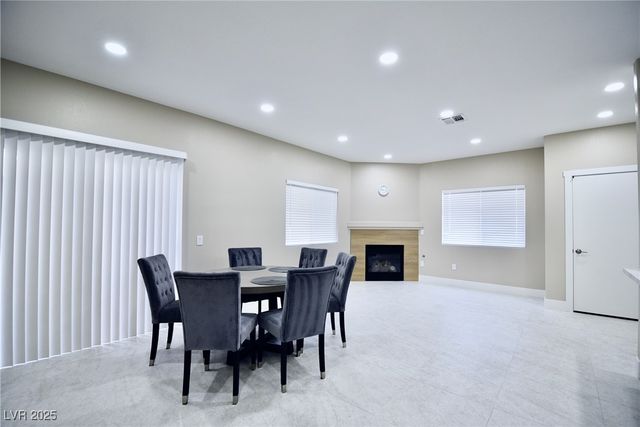 8725 West Flamingo Road 118, Las Vegas, NV 89147