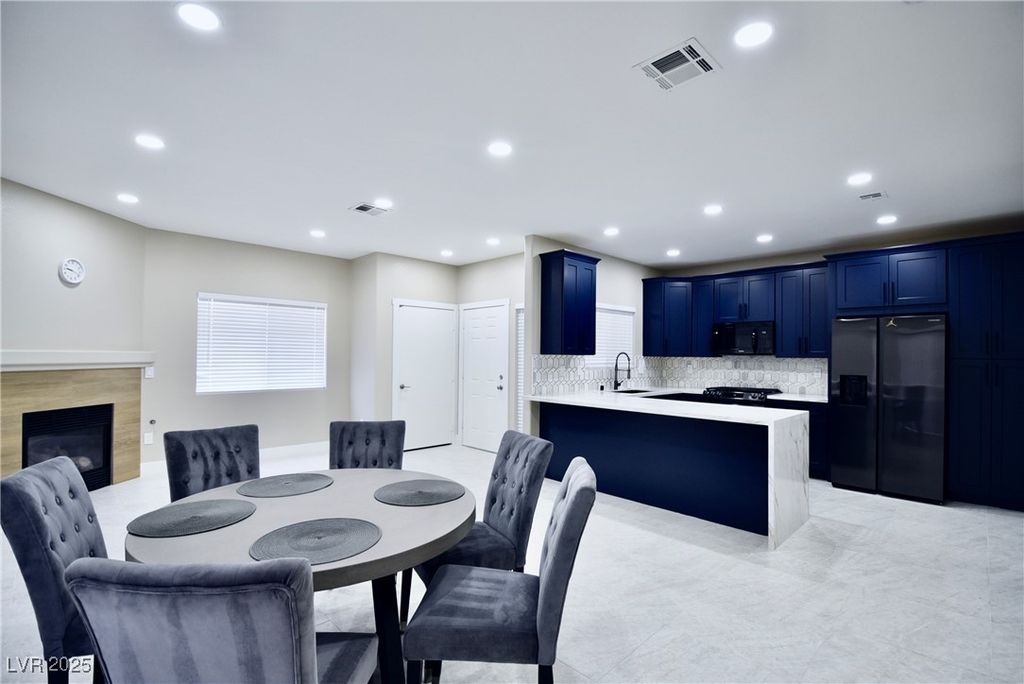 8725 West Flamingo Road 118, Las Vegas, NV 89147