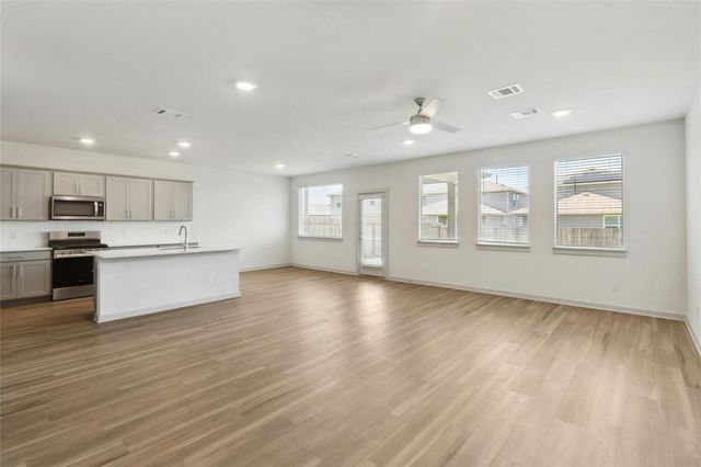 320 FAIRFAX Ave, San Marcos, TX 78666