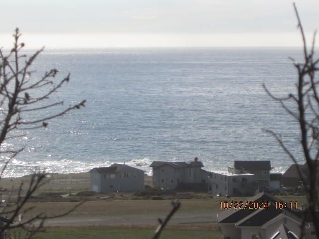 60 Spruce Road, Shelter Cove, CA 95589