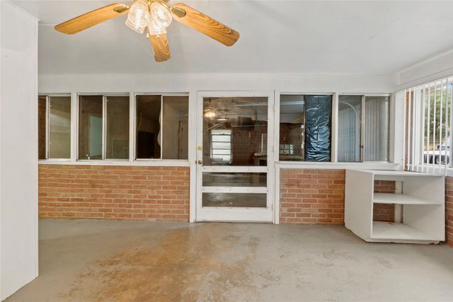 195 NE 20th Street NE, Paris, TX 75460