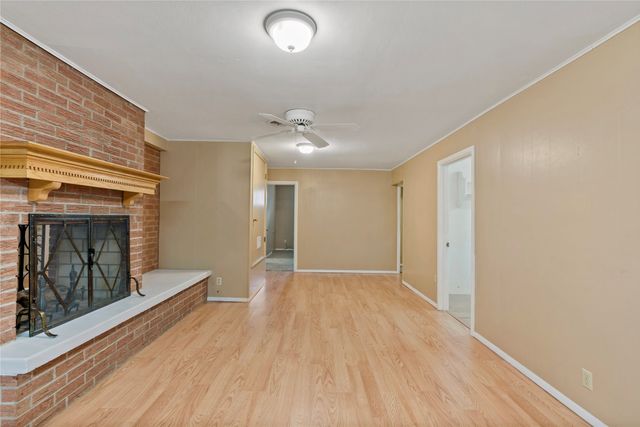 195 NE 20th Street NE, Paris, TX 75460
