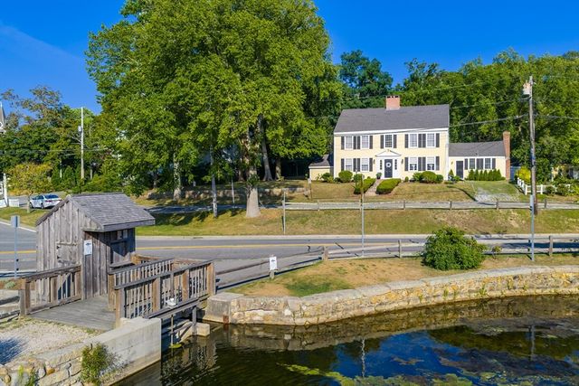 132 Main St, Sandwich, MA 02563