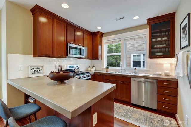 5807 B 55th Avenue NE, Seattle, WA 98105