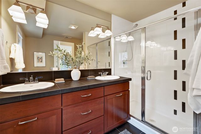 5807 B 55th Avenue NE, Seattle, WA 98105