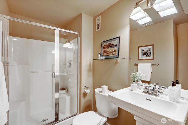 5807 B 55th Avenue NE, Seattle, WA 98105