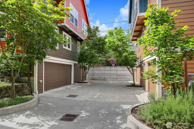 5807 B 55th Avenue NE, Seattle, WA 98105