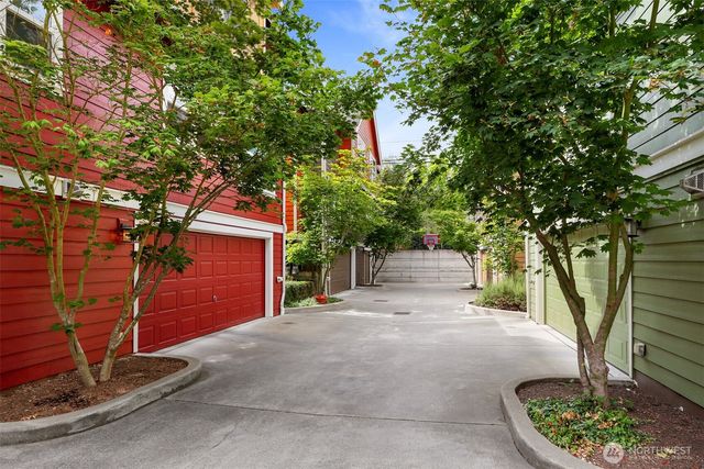 5807 B 55th Avenue NE, Seattle, WA 98105