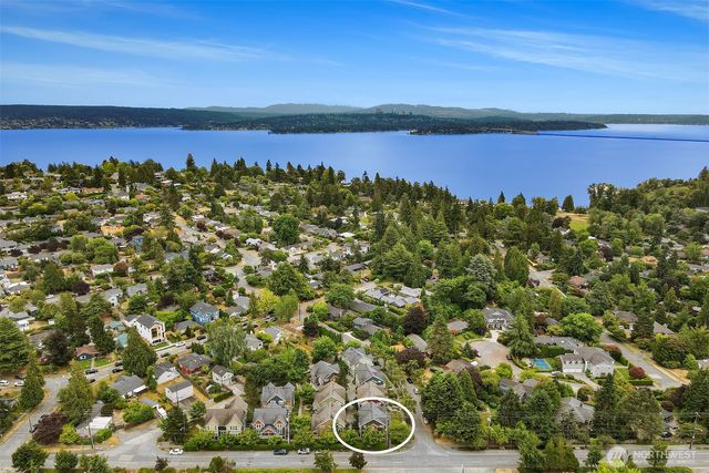 5807 B 55th Avenue NE, Seattle, WA 98105