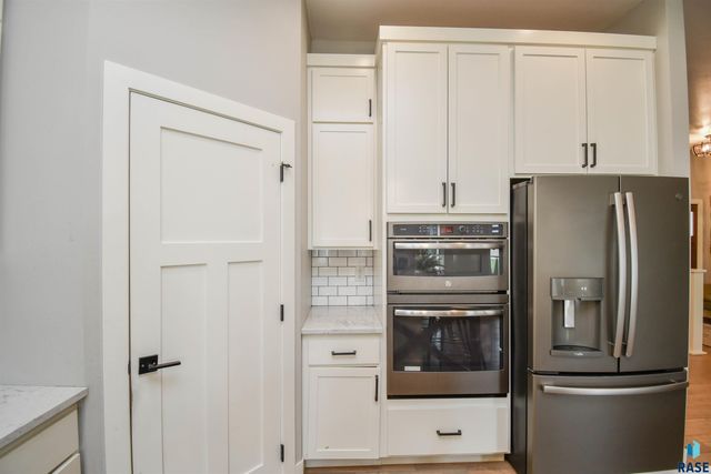 7408 S Ballymore Cir Circle, Sioux Falls, SD 57108