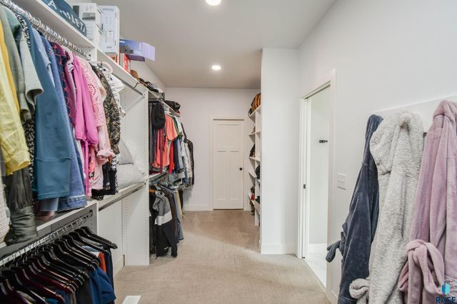 7408 S Ballymore Cir Circle, Sioux Falls, SD 57108