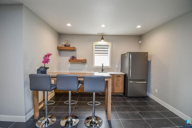7408 S Ballymore Cir Circle, Sioux Falls, SD 57108