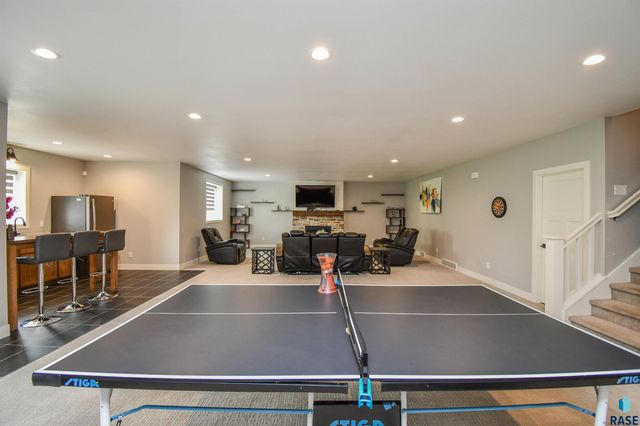 7408 S Ballymore Cir Circle, Sioux Falls, SD 57108
