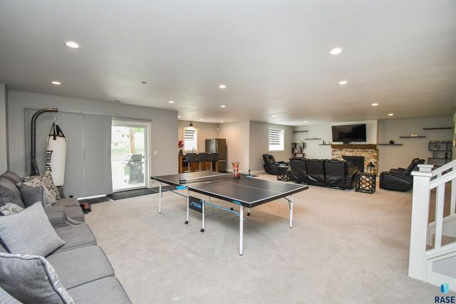 7408 S Ballymore Cir Circle, Sioux Falls, SD 57108