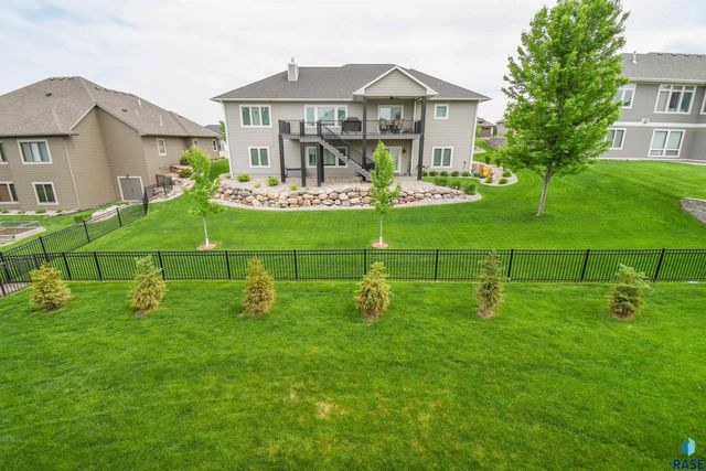 7408 S Ballymore Cir Circle, Sioux Falls, SD 57108