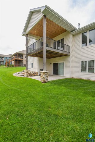 7408 S Ballymore Cir Circle, Sioux Falls, SD 57108