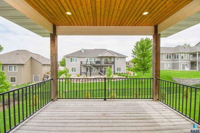 7408 S Ballymore Cir Circle, Sioux Falls, SD 57108