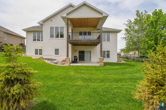7408 S Ballymore Cir Circle, Sioux Falls, SD 57108