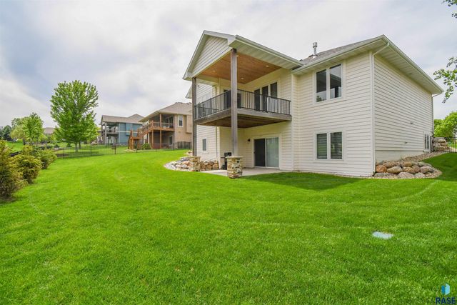 7408 S Ballymore Cir Circle, Sioux Falls, SD 57108