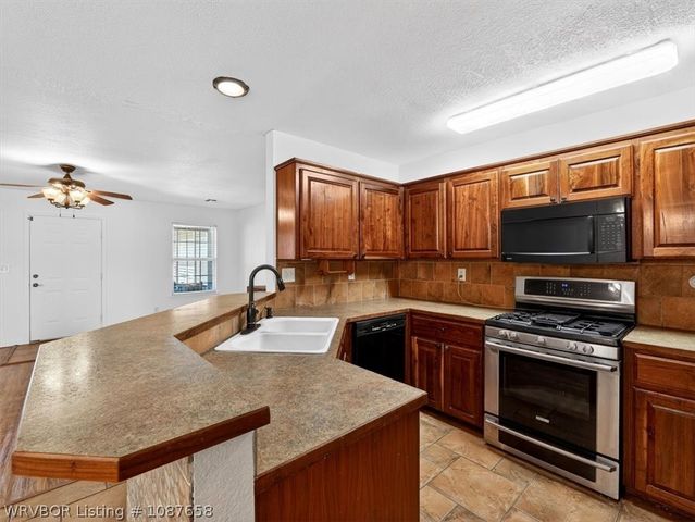 690 Reaves Avenue, Pocola, OK 74902