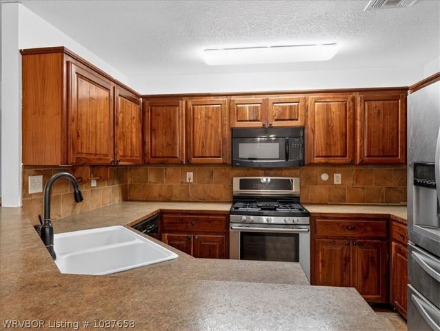 690 Reaves Avenue, Pocola, OK 74902