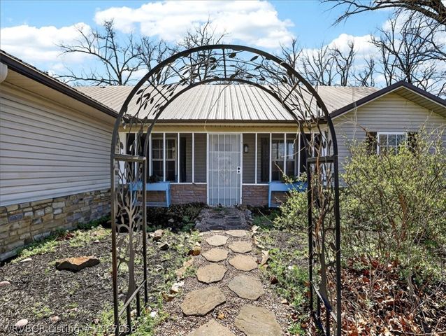 690 Reaves Avenue, Pocola, OK 74902