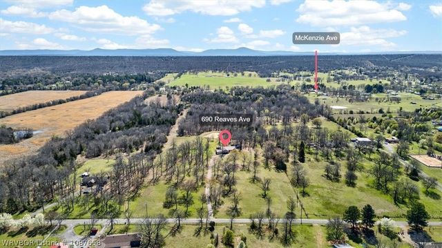 690 Reaves Avenue, Pocola, OK 74902