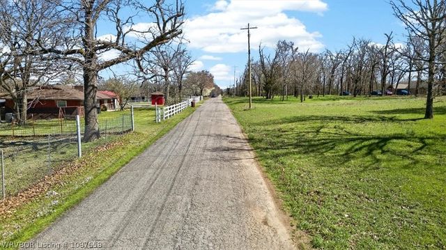 690 Reaves Avenue, Pocola, OK 74902