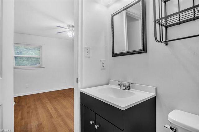 242 Bannon CT, Hampton, VA 23666