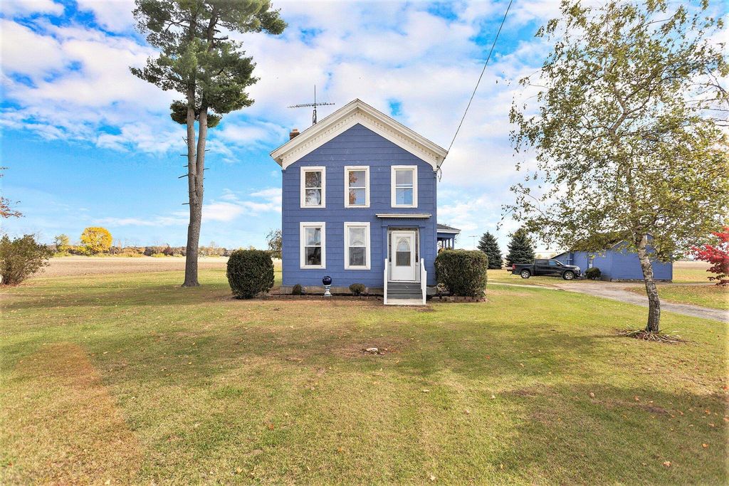 55637 Bennett Road, Leonidas Twp, MI 49066